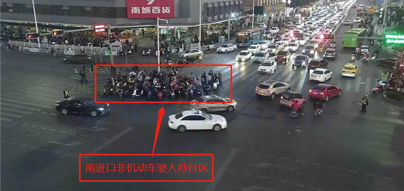 图8 晚高峰路口南进口非机动车驶入待行区（优化后）